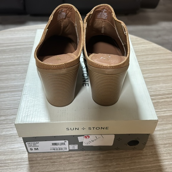 Sun + Stone shoe in color brown and size 9. - Picture 2 of 5